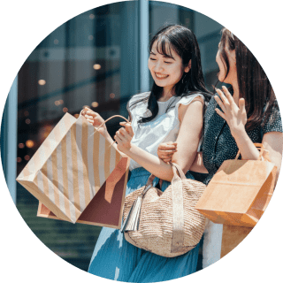 買い物中の二人組